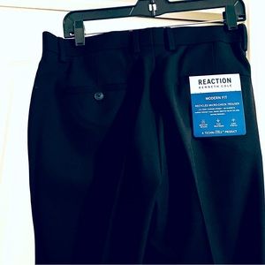 Size 30W,, 32L. Modern Fit. NWT